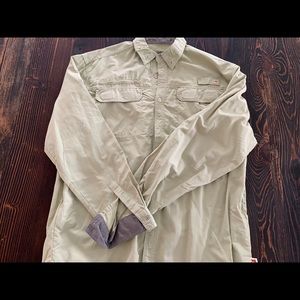 Dakota Grizzly button up shirt